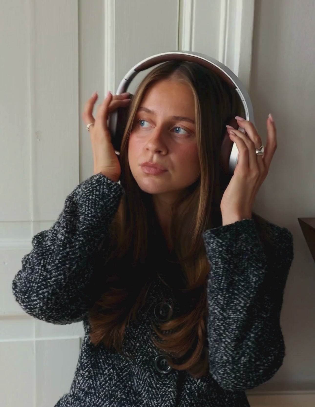 Indlæs video: Soundliving Wave Pro x Emilie Malou